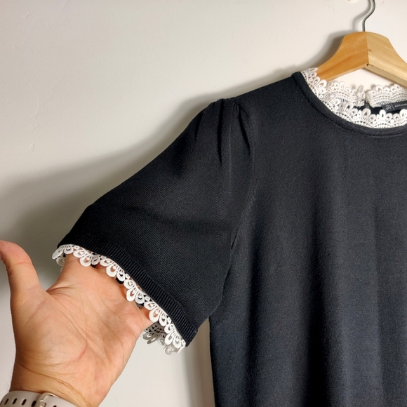 Adrianna Papell Black Knit Sweater Blouse White Scalloped Lace Trim - Picture 7 of 12